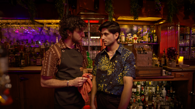 Wide still from El Bar de Hernando